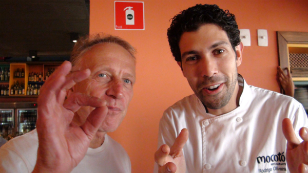 Will Studd e o chef Rodrigo Oliveira, do restaurante Mocotó