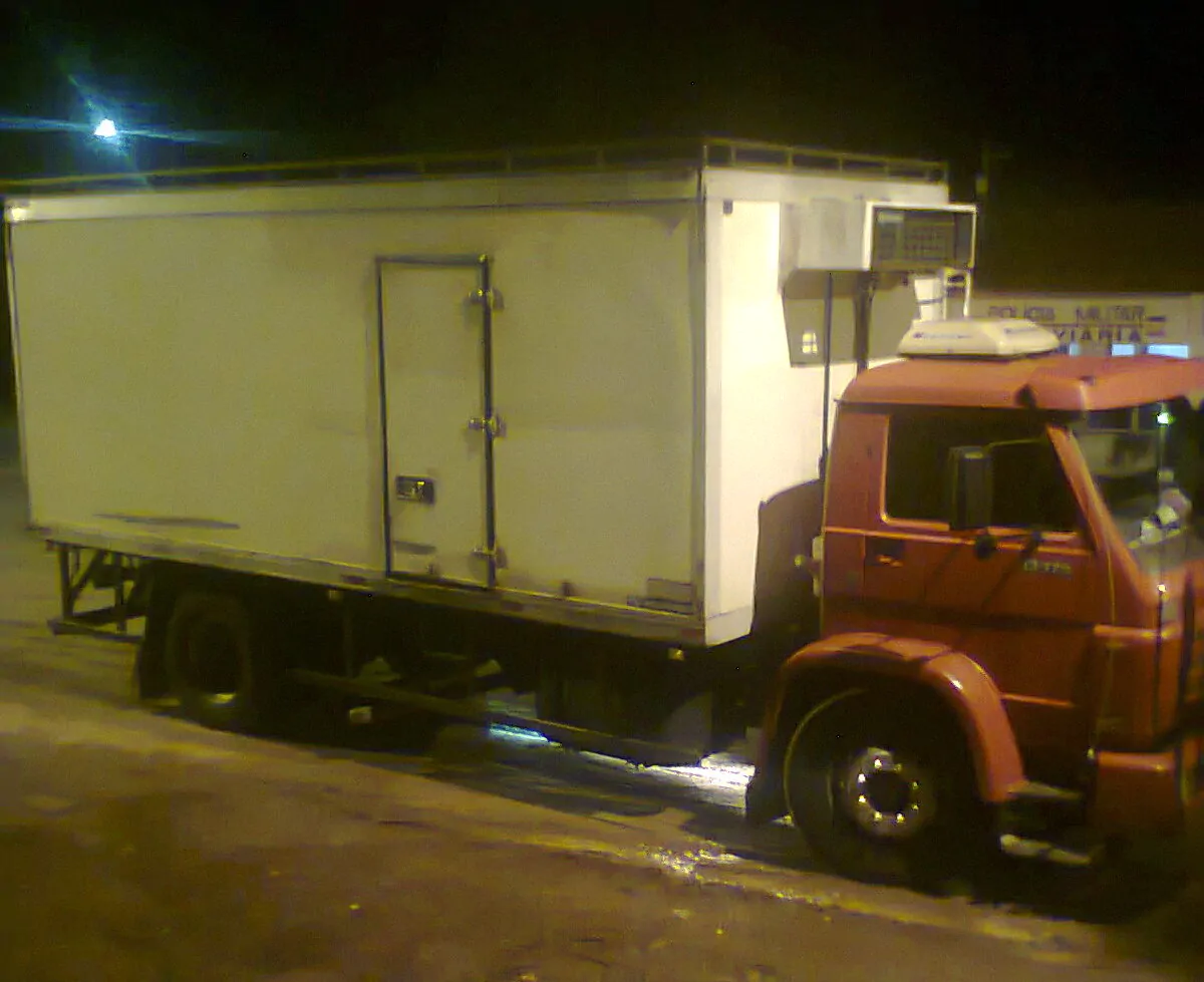 Caminhão usado para o transporte dos produtos foram abordados por Policiais Militares Rodoviários de São João Evangelista