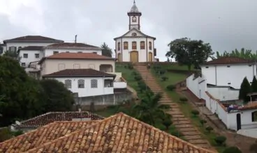 NOS TRILHOS DO “TREMRUÁ”: o Queijo Minas Artesanal como patrimônio vivencial na região do Serro-MG